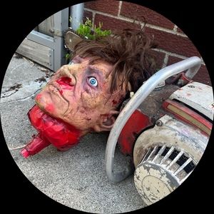 Meet your Posher, Chloe